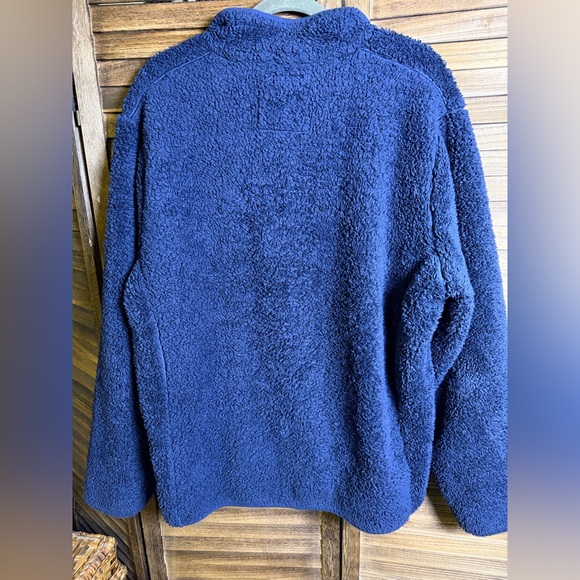 Marine Layer Navy Fleece with Tan Detail
COLLECTION
RE-SPUN SHERPA CORBET - Picture 6 of 7